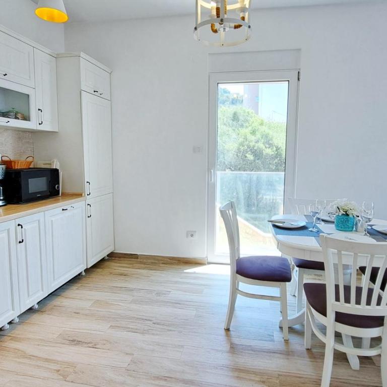 Your Home Montenegro - One-Bedroom Apartment with Sea View and Terrace - 24