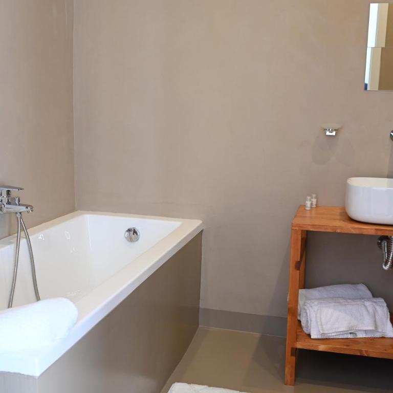Manno's Apartment - Appartamento con 2 Camere da Letto e Balcone - 10
