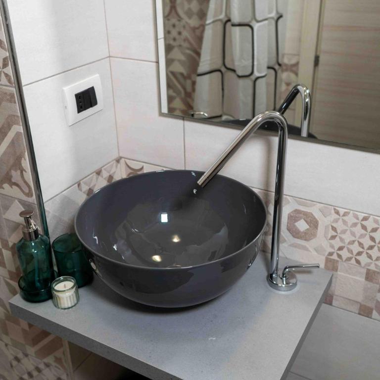 NaLusa Rooms - in centro a Toledo - Camera Matrimoniale con Bagno Privato Esterno - 12