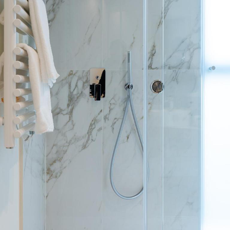 Hera Rooms and Suites - Suite King con Balcone - 8