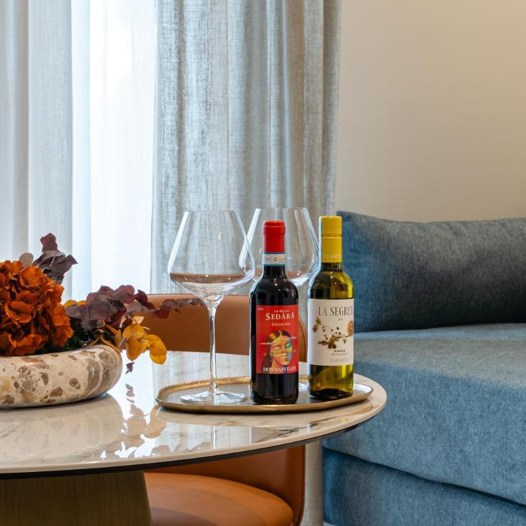 Hera Rooms and Suites - Suite King con Balcone - 4