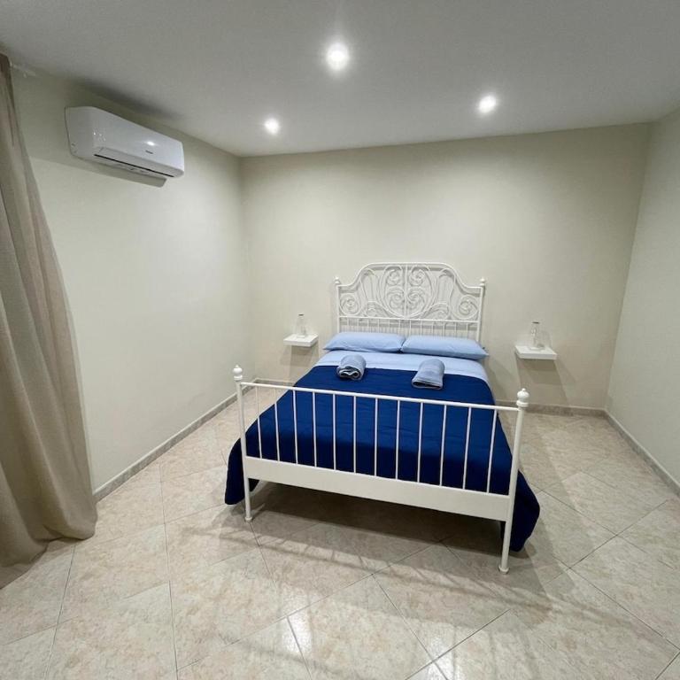 La casa di Napoli - Two-Bedroom Deluxe Apartment with Balcony - 16