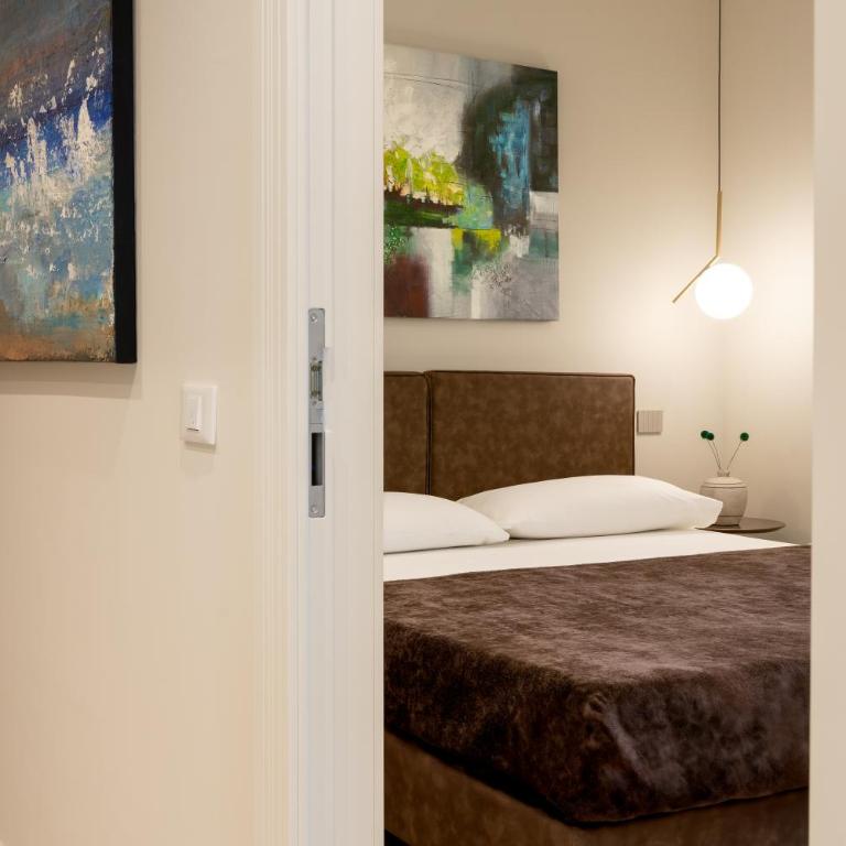 Hera Rooms and Suites - Camera Deluxe Matrimoniale/Doppia con Letti Singoli con Balcone - 8