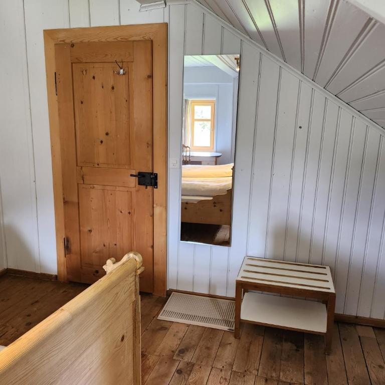 Gasthaus Crestasee - Zweibettzimmer mit Gartenblick - 1