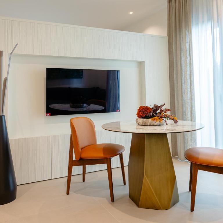 Hera Rooms and Suites - Suite King con Balcone - 12