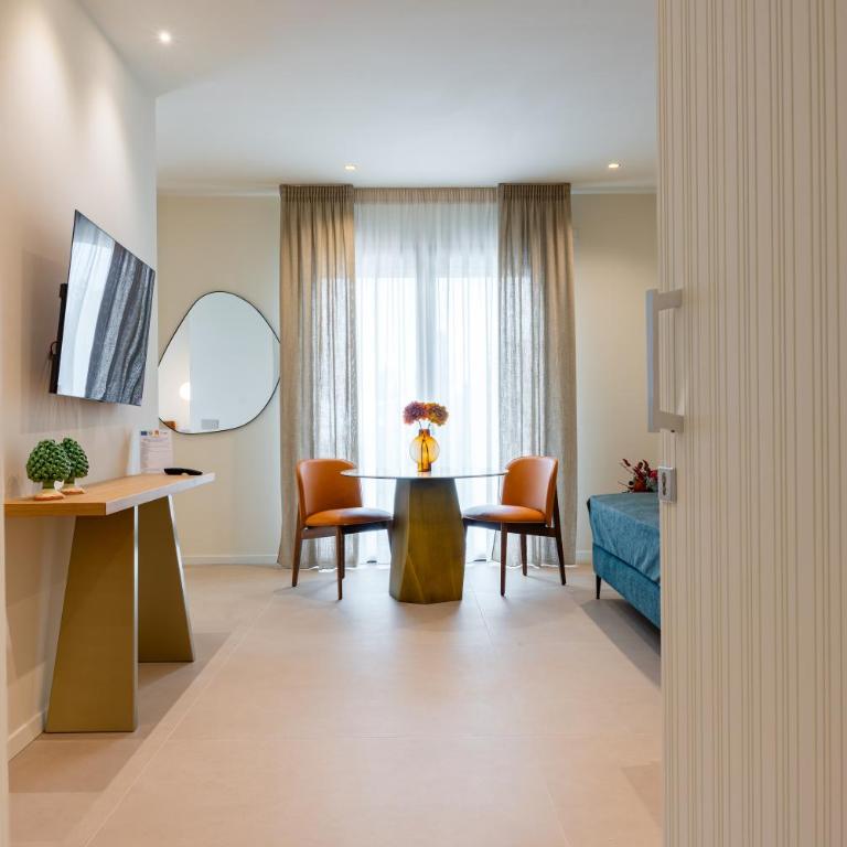 Hera Rooms and Suites - Suite King - 2