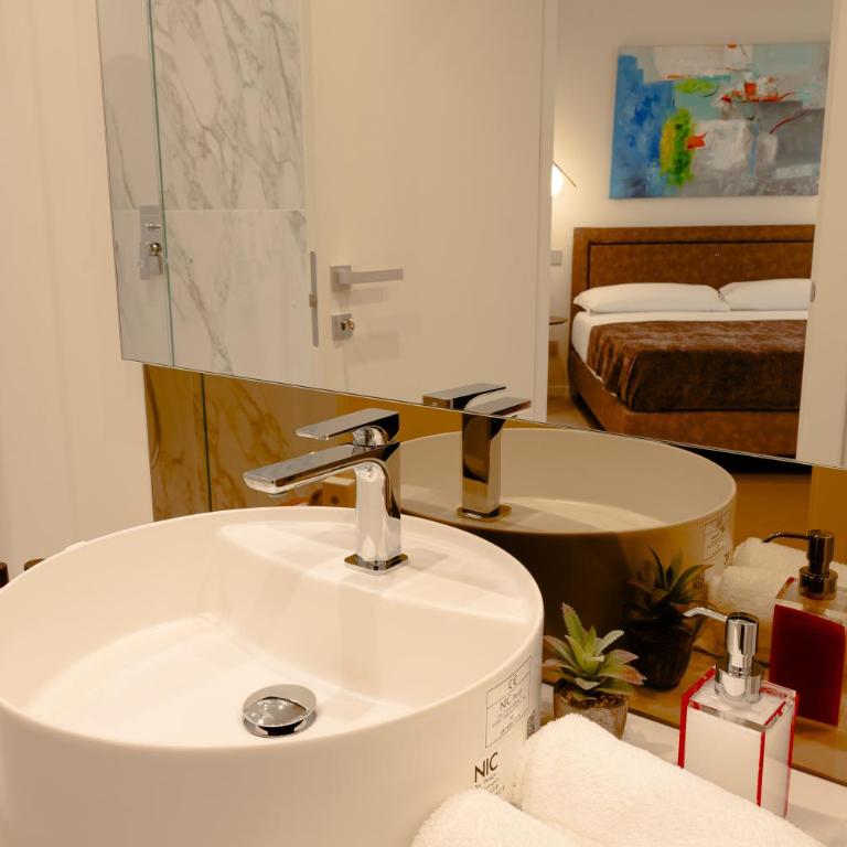 Hera Rooms and Suites - Camera Matrimoniale Deluxe - 10