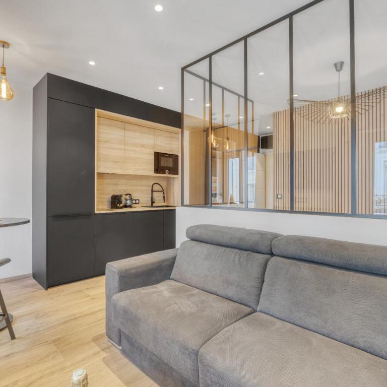 Studio E - Ascenseur - 2 min du Palais - Climatisé - Apartment mit 1 Schlafzimmer - 6