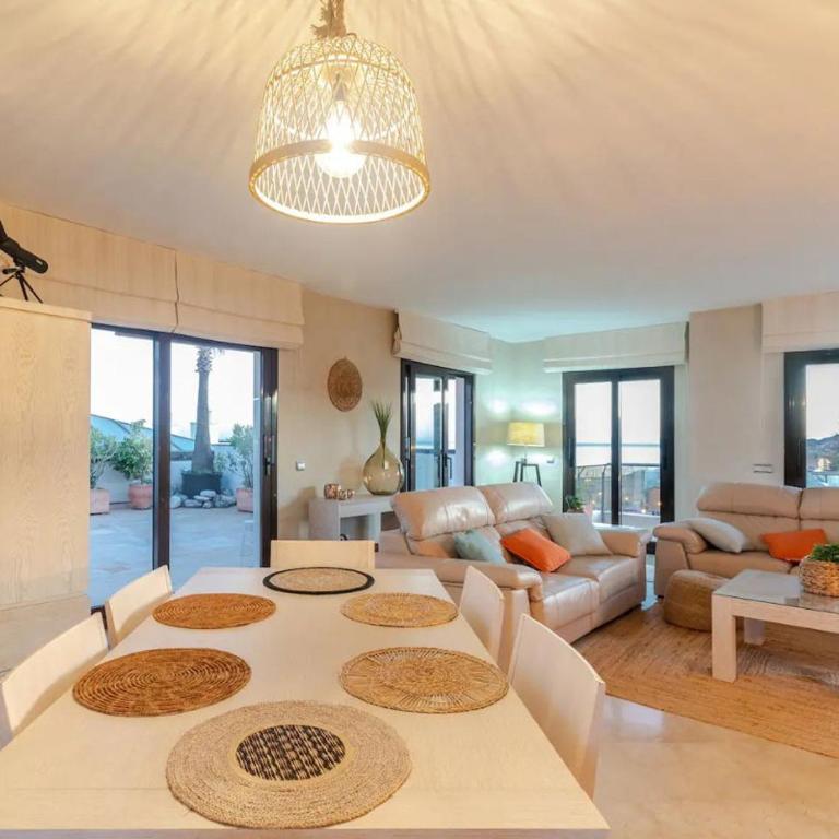 Sky-High Luxury Panoramic Sea Views & Expansive Terraces in this La Duquesa Penthouse - Apartamento - 11