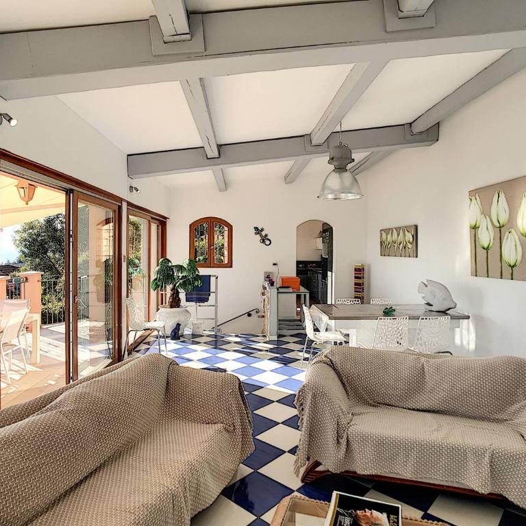 Sur les hauteurs de Théoule villa avec une magnifique vue mer - Maison de Vacances 3 Chambres - 6