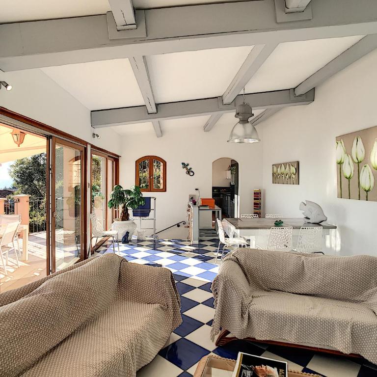 Sur les hauteurs de Théoule villa avec une magnifique vue mer - Maison de Vacances 3 Chambres - 10