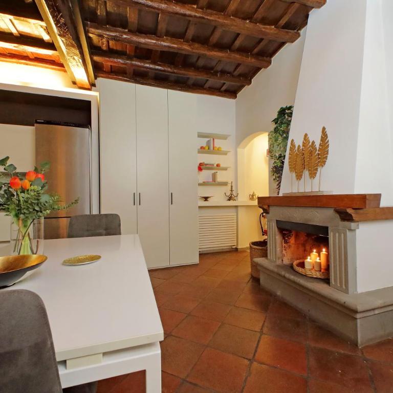 Trastevere Historic Loft by Luxury Getaways - One-Bedroom Apartment - 12