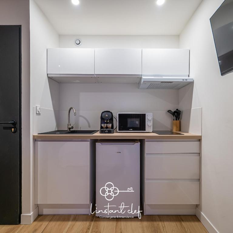 Love au Mans - Sauna, Jacuzzi & Parking privé - Studio Lit Queen-Size de Luxe - 2