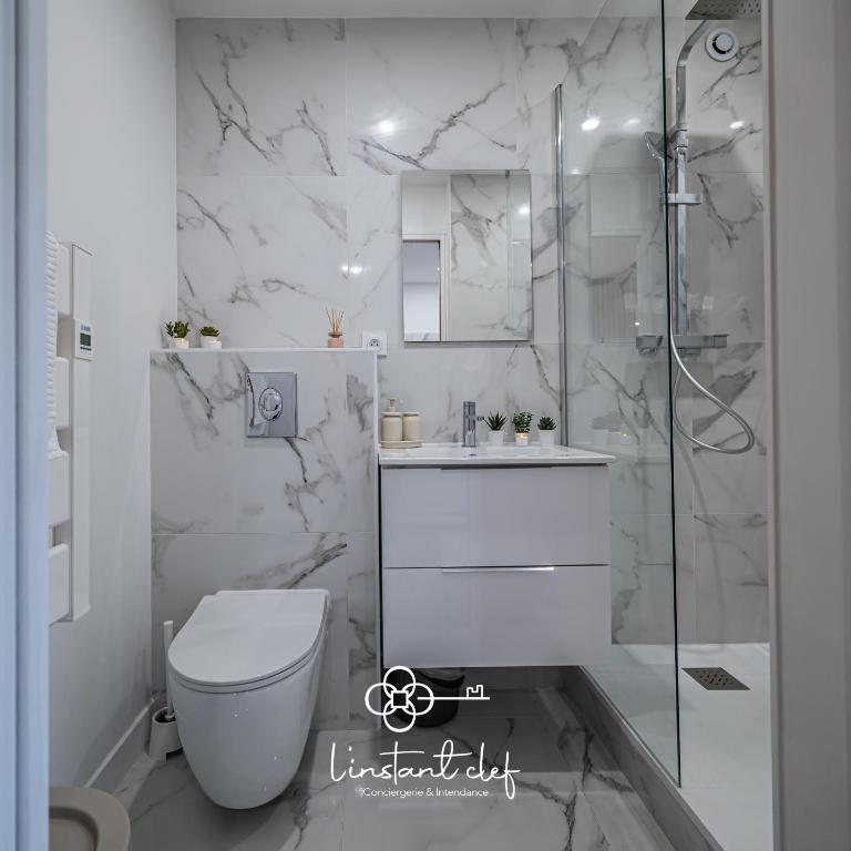 Love au Mans - Sauna, Jacuzzi & Parking privé - Studio Lit Queen-Size de Luxe - 9