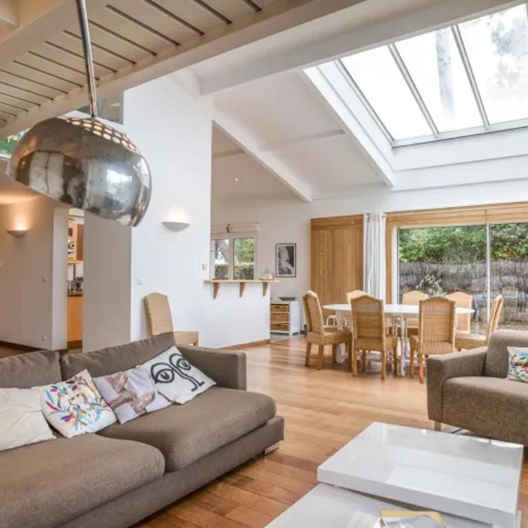 Majestueuse villa en première ligne au Pyla avec accès privé à la plage - Villa - 5