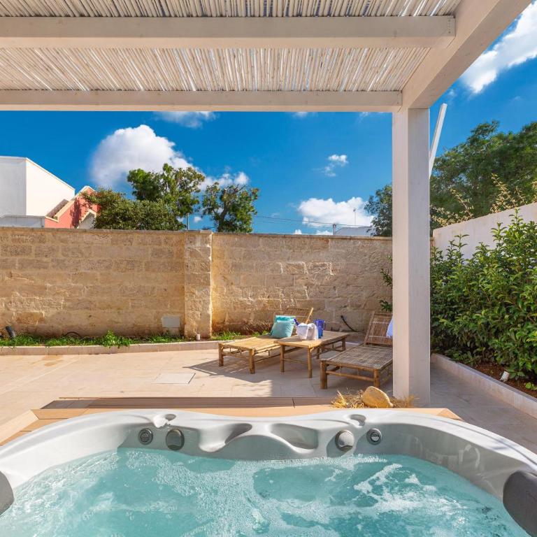 Marelux Superior Suites - Suite Deluxe con Vasca Idromassaggio - 2