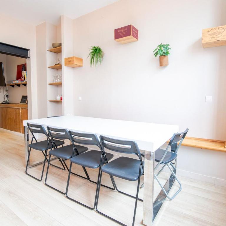 Le Pic-Paris - Standard Double Room with Shared Bathroom - 1