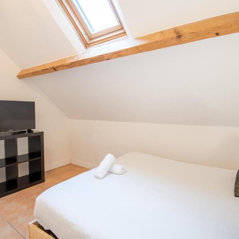 Le Pic-Paris - Standard Double Room with Shared Bathroom - 3