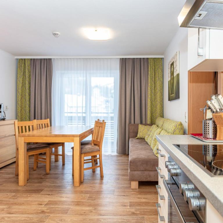 Appartements Hollin by we rent, JOKERCARD INCLUDED - Apartment mit 2 Schlafzimmern und Balkon - 1