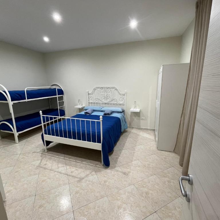 La casa di Napoli - Two-Bedroom Deluxe Apartment with Balcony - 1