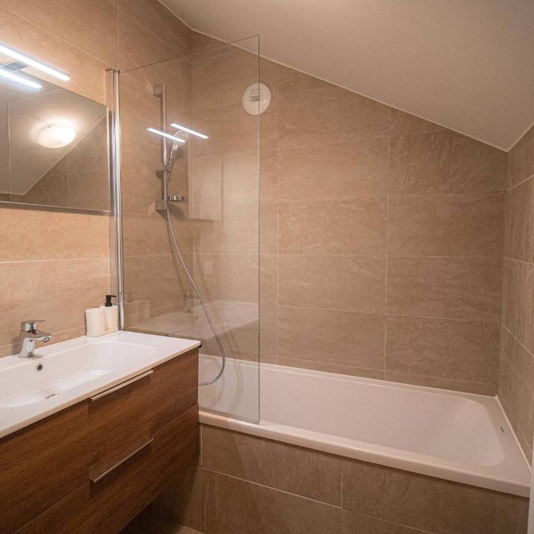 Superbe Chalet Duplex 3* avec Parking et WIFI au Pied des Pistes, Valmorel - Chalet 3 Chambres - 9