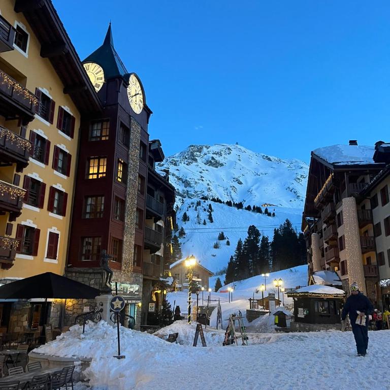 Ski In-Ski Out Luxe Chalet Apartment in Arc 1950 - Newly Renovated - Apartment mit 2 Schlafzimmern - 37