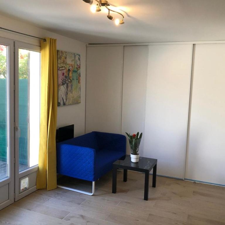 Studio with terrace - One-Bedroom Apartment - 11