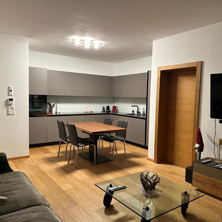 Alp Resort Ski In/Ski Out - 4.5 Zimmerwohnung für max. 7 Personen - Apartment mit 3 Schlafzimmern - 4