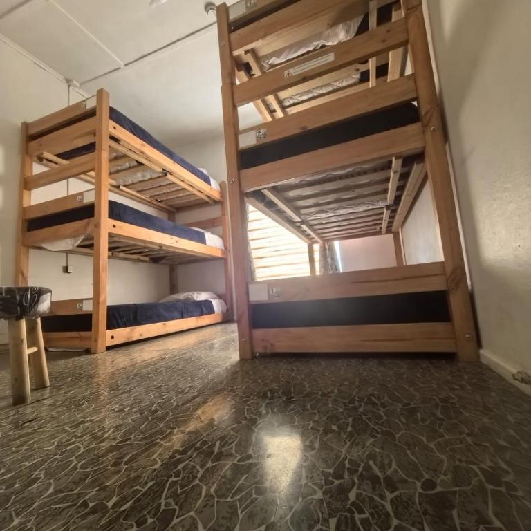 Alojamiento Emilia House y camping - 6-Bed Mixed Dormitory Room - 2