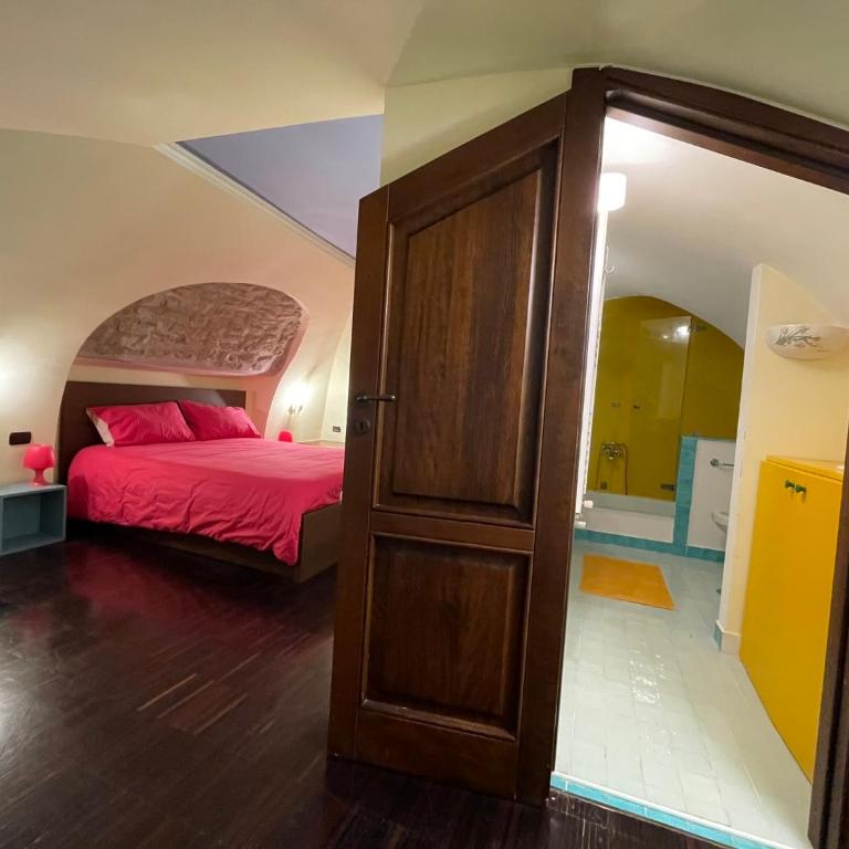 Lovely House in Centro Storico - Two-Bedroom Apartment - 24