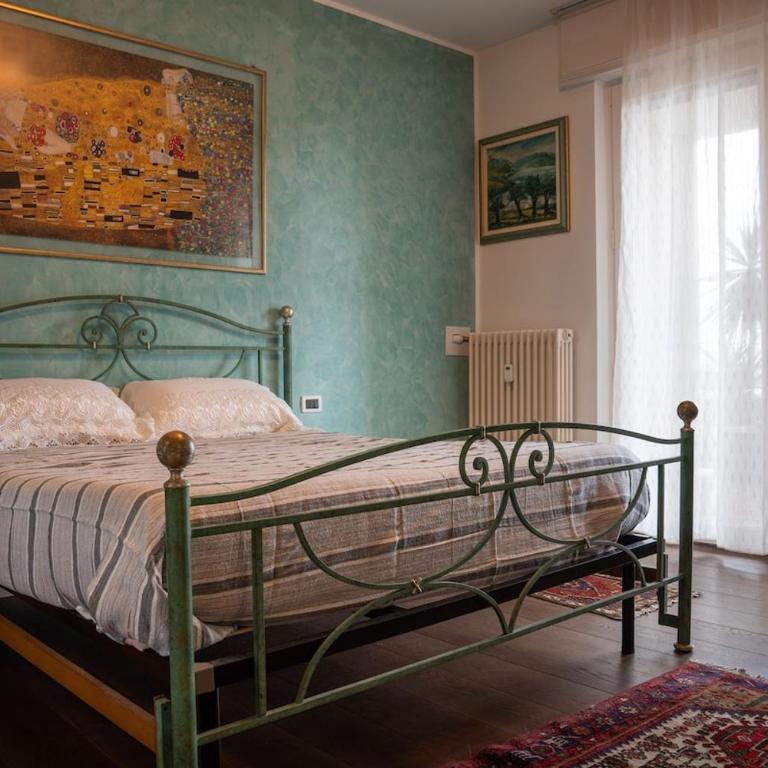 Elegante Alloggio con Parcheggio Gratuito - Appartamento Standard con 2 Camere da Letto - 1