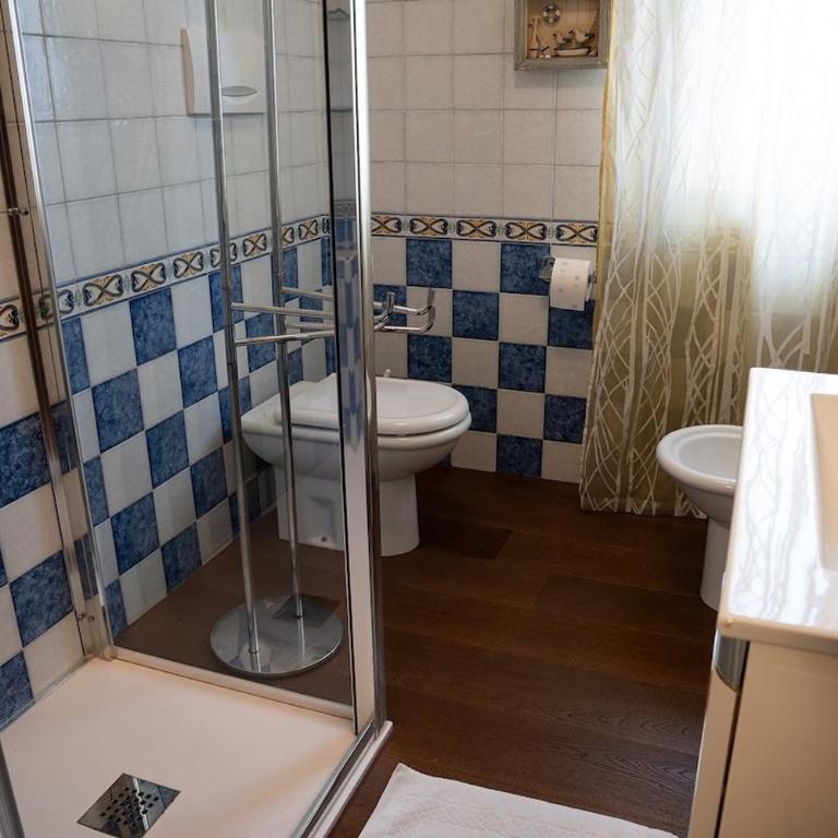 Elegante Alloggio con Parcheggio Gratuito - Appartamento Standard con 2 Camere da Letto - 6