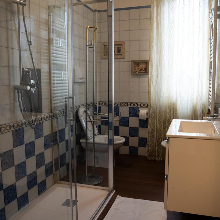 Elegante Alloggio con Parcheggio Gratuito - Appartamento Standard con 2 Camere da Letto - 12