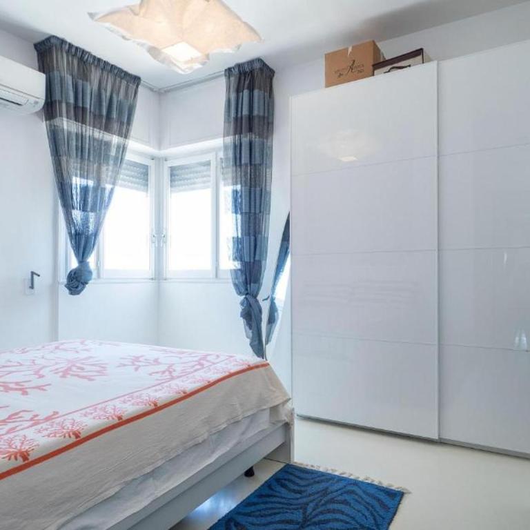 Vista mare Charme Apartament - Three-Bedroom Apartment - 25