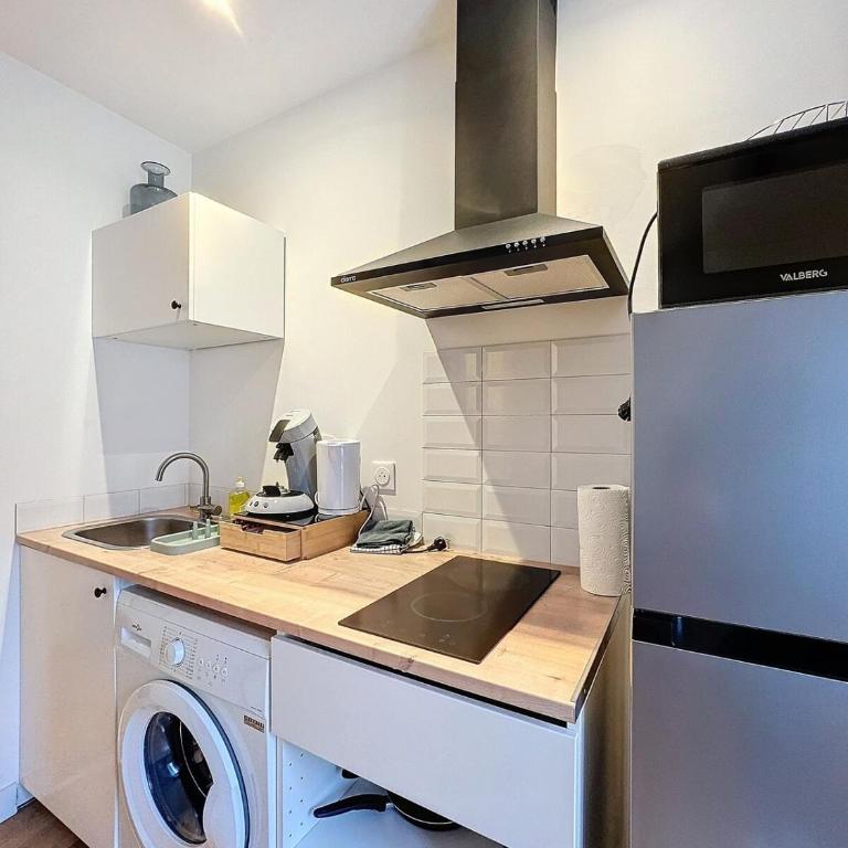 Immeuble idéal groupe - Gare à proximité 19 pers - Appartamento con 5 Camere da Letto - 30