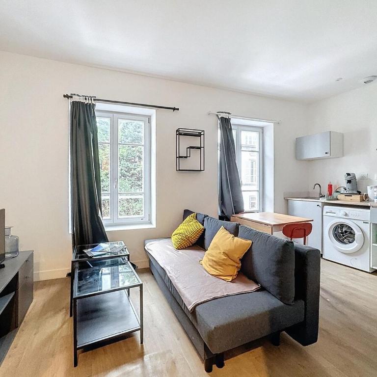 Immeuble idéal groupe - Gare à proximité 19 pers - Appartamento con 5 Camere da Letto - 34
