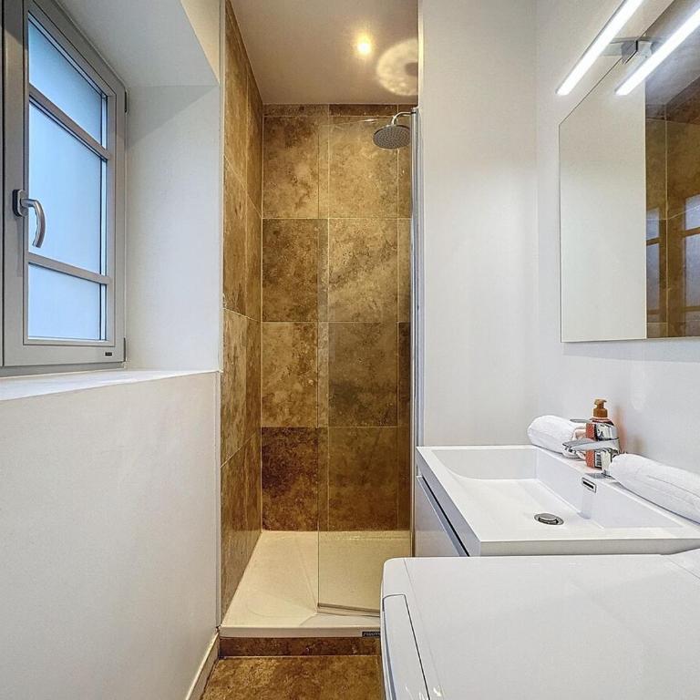 Immeuble idéal groupe - Gare à proximité 19 pers - Appartamento con 5 Camere da Letto - 9