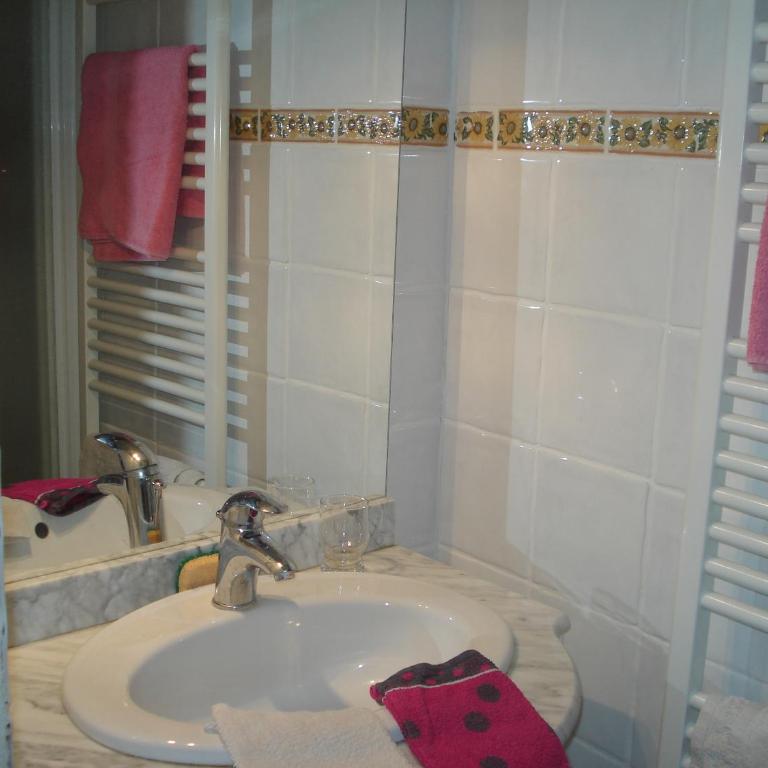 GITE ET CHAMBRES ROQUEBILLIERE Berthemont les bains VESUBIE MERCANTOUR - Casa con 1 dormitorio - 2