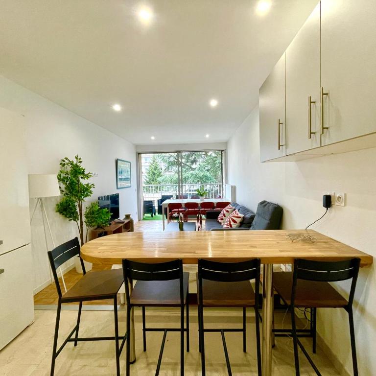 BnGo I Le Spacieux I 3 chambres, 2 salles de bain, 1 toilette, parking privé gratuit, 8 personnes, Vieux Lyon hypercentre - Apartment mit 3 Schlafzimmern - 40