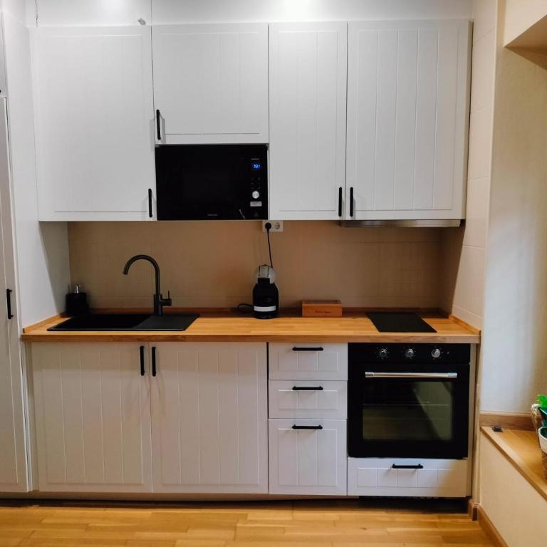 APARTAMENTO PUERTA DE CÓRDOBA- Exterior con balcones - Apartamento de 2 dormitorios - 25
