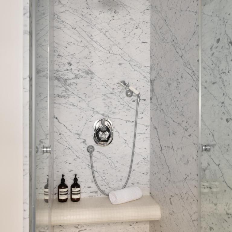 HIGHSTAY - Luxury Serviced Apartments - Victoires - Two-Bedroom Deluxe Apartment - 4