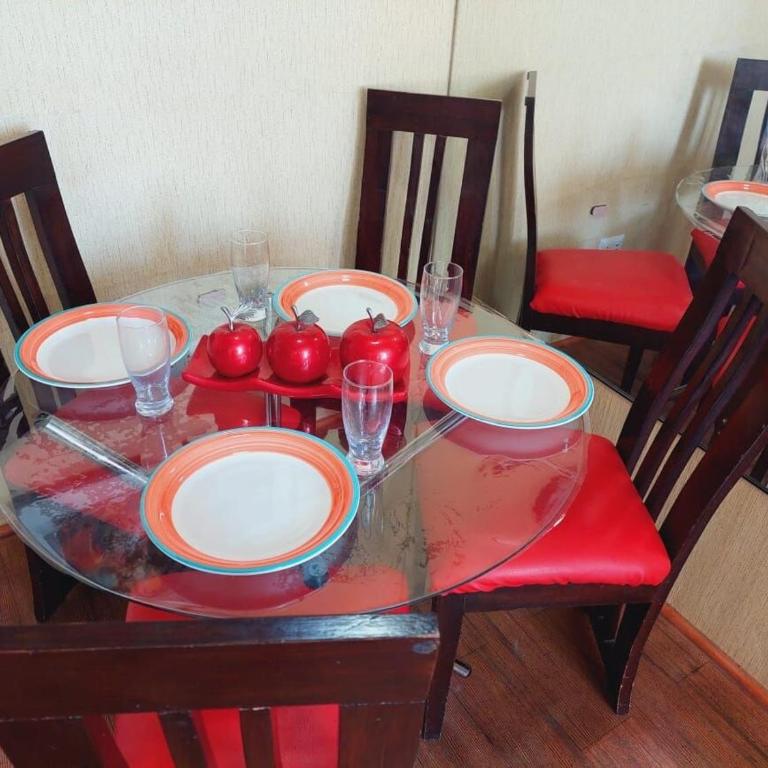 Centrally located apartment fully-aconditioned 1st floor - Three-Bedroom Apartment - 4