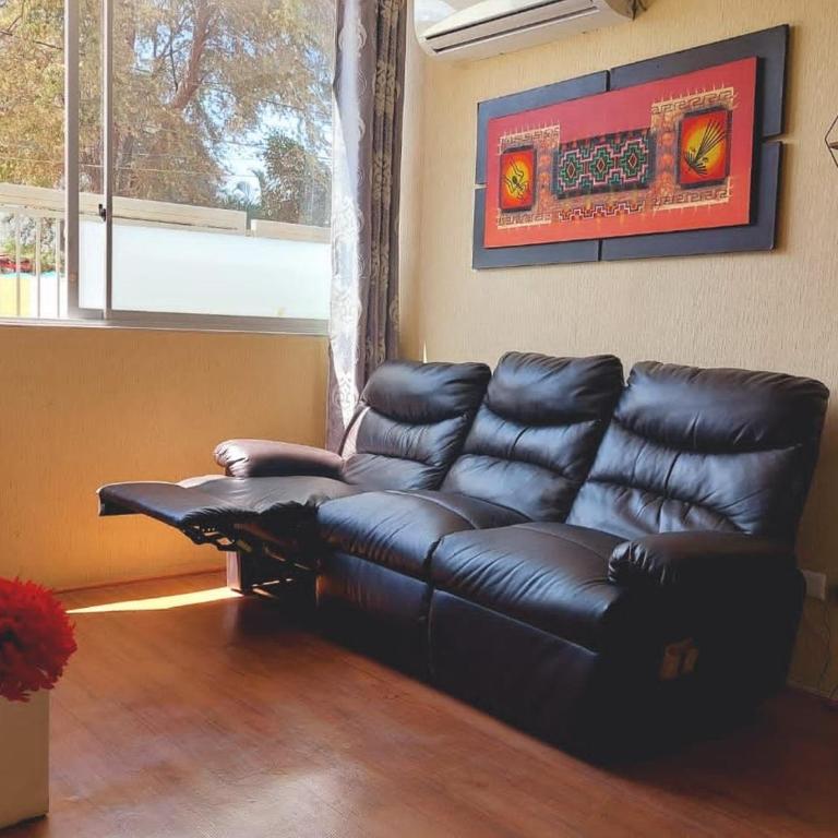 Centrally located apartment fully-aconditioned 1st floor - Three-Bedroom Apartment - 9