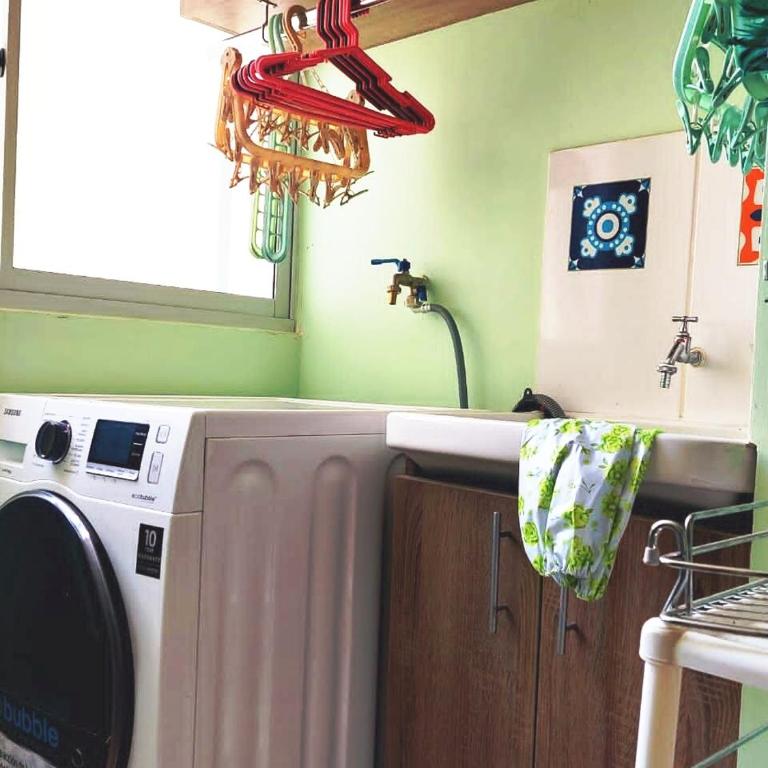 Centrally located apartment fully-aconditioned 1st floor - Three-Bedroom Apartment - 15