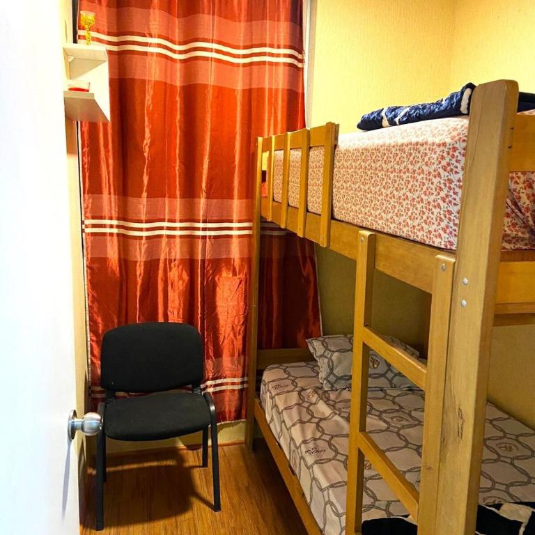 Centrally located apartment fully-aconditioned 1st floor - Three-Bedroom Apartment - 19