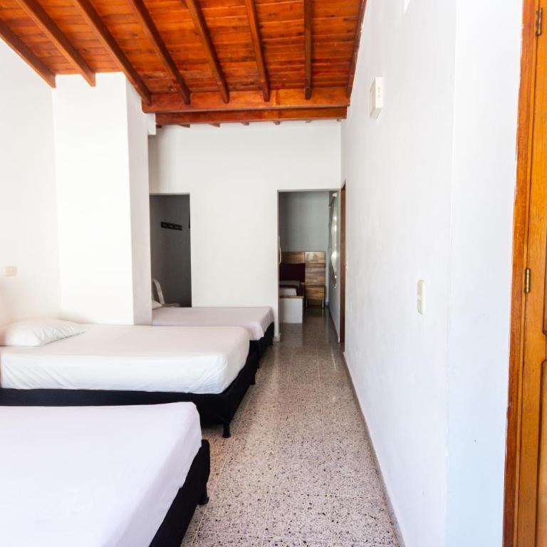 Hotel Bicentenario Rionegro - Habitación Familiar con balcón - 4