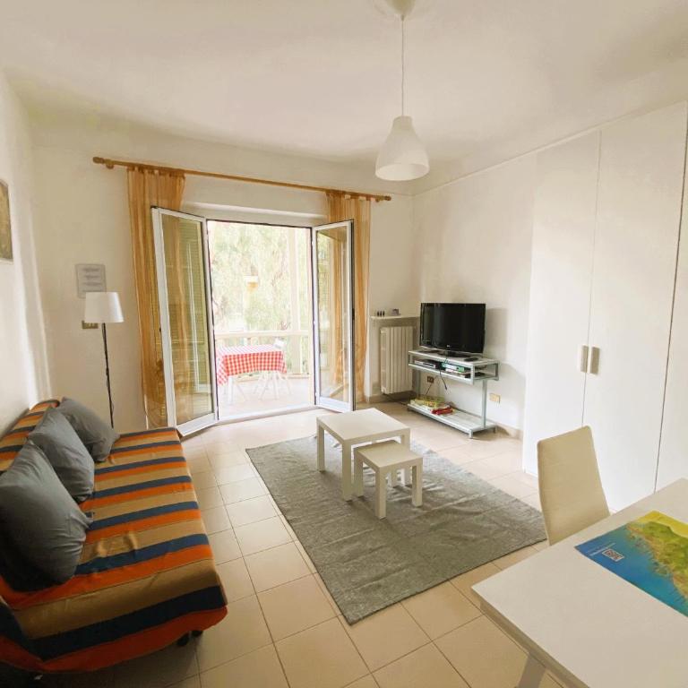 EUCALYPTI11 - Ampio alloggio ristrutturato con 3 camere, 2 bagni, terrazzo, balcone - Apartment mit 2 Schlafzimmern - 3