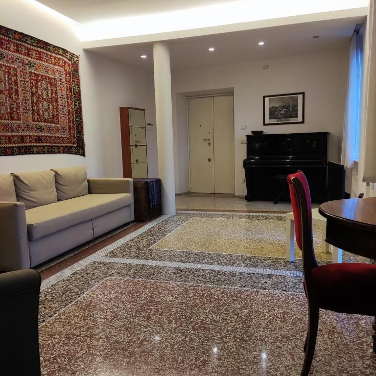 Di casa al Colosseo - Appartamento con 3 Camere da Letto e con Balcone - 1