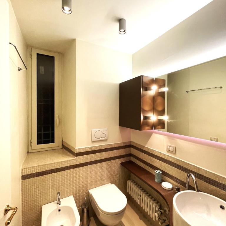 Di casa al Colosseo - Appartamento con 3 Camere da Letto e con Balcone - 8