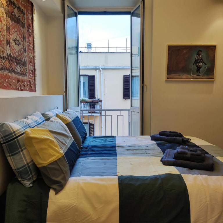 Di casa al Colosseo - Appartamento con 3 Camere da Letto e con Balcone - 24